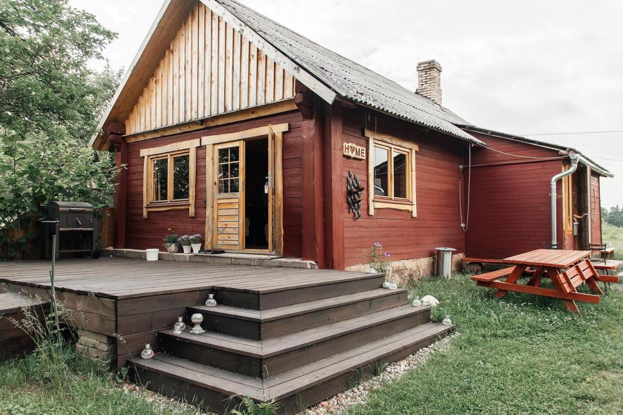 Starp Debesim Un Zemi Guest House Kraslava Exterior photo