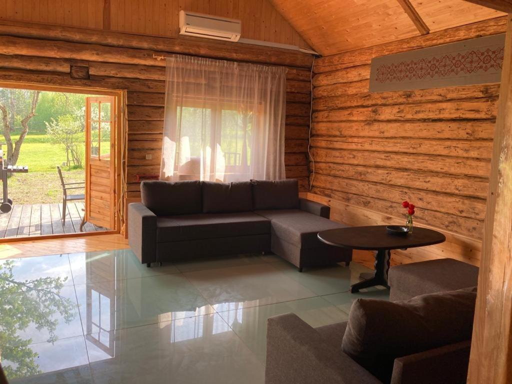 Starp Debesim Un Zemi Guest House Kraslava Exterior photo